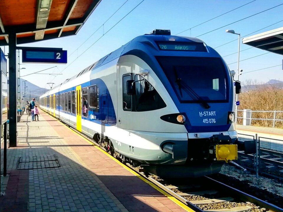 s76 pilisvörösvár rákos máv viaggio in treno