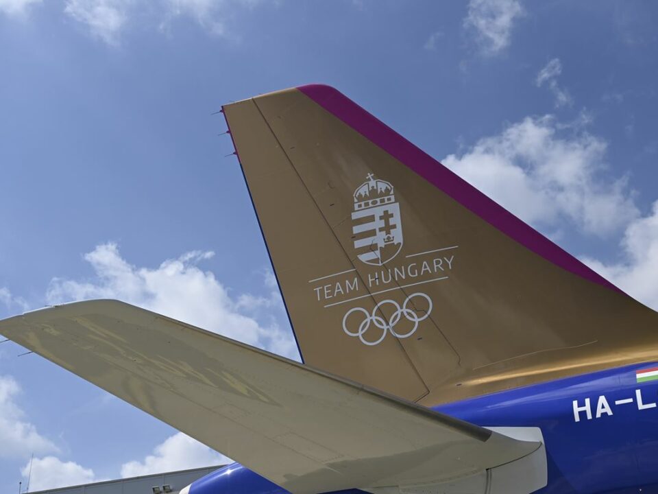 Wizz Air Hungary team paris 2024 golden aircraft