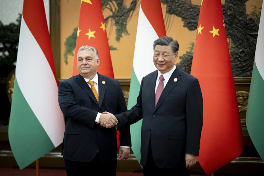 Chinese President Xi Orbán Chinese loan.