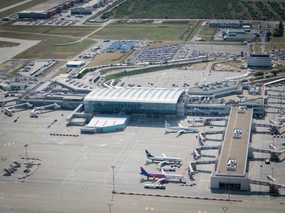 budapest airport new direct flight delaying airlines