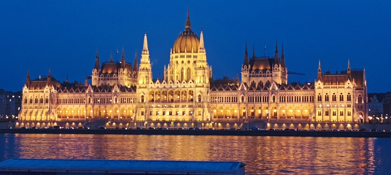 hungary budapest parliament building