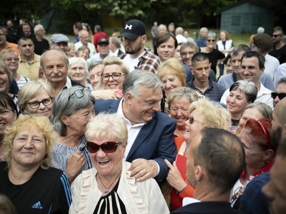 orbán fans EP mandates