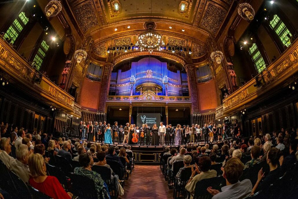 Festival Academy artists holds concert in Budapest's world-known Dohány Street Synagogue (Copy)