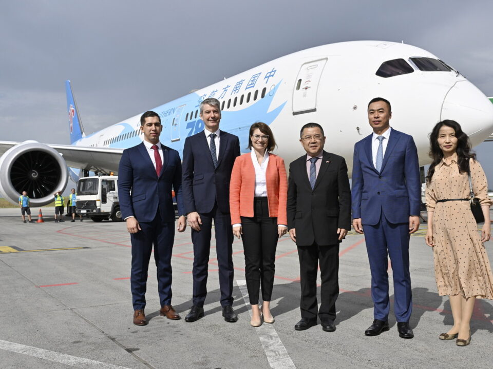 First flight from Guangzhou arrives in Budapest