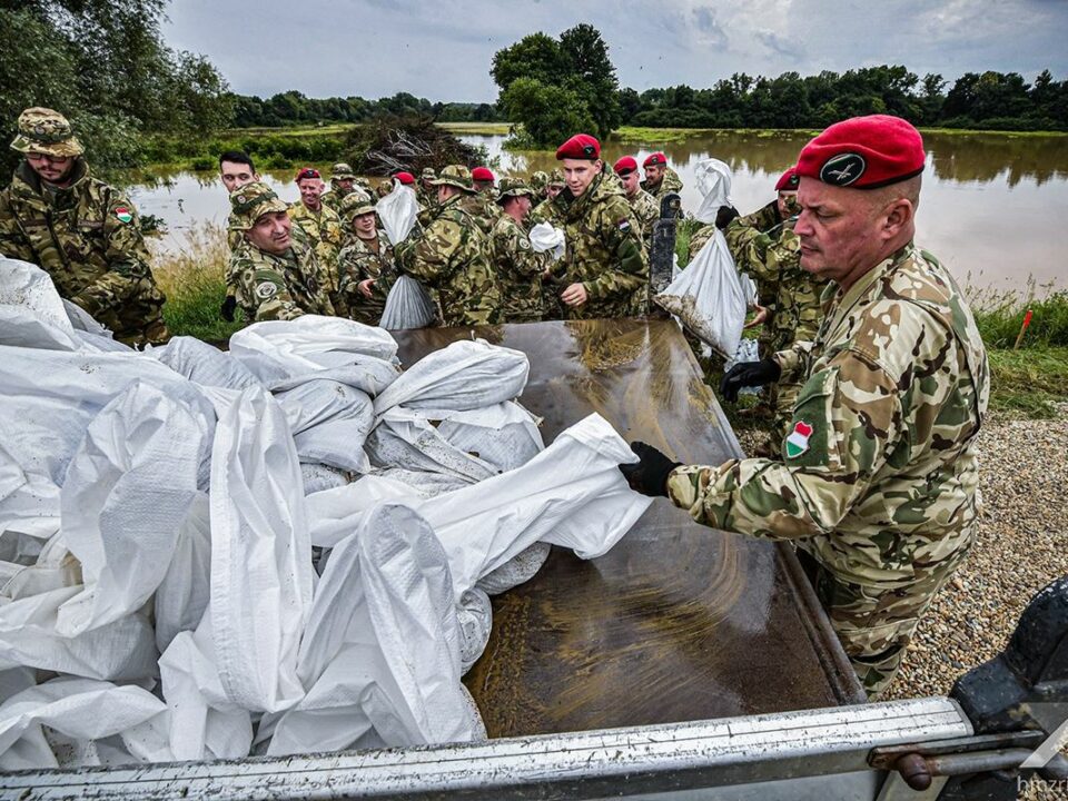 Flood wave in Hungary the army is also involved in the response - video, photo gallery