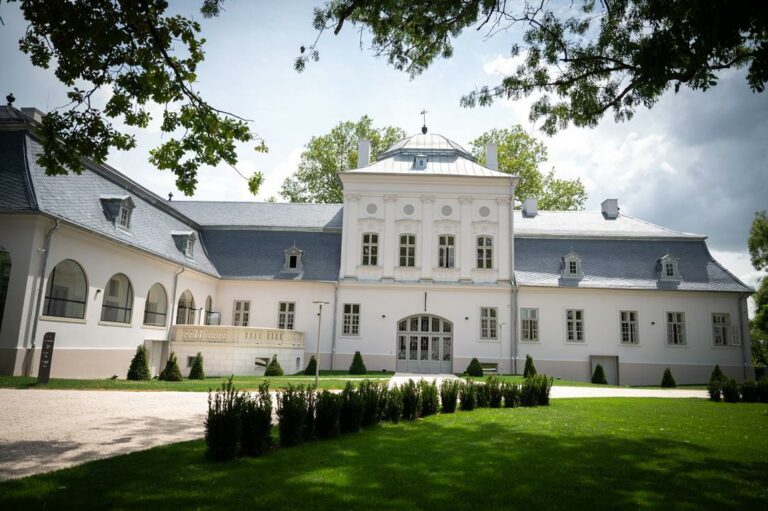 Geszt Tisza Castle