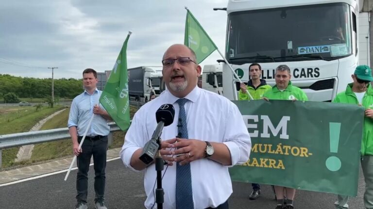 Green activists shut off entrance to Samsung battery factory in Hungary