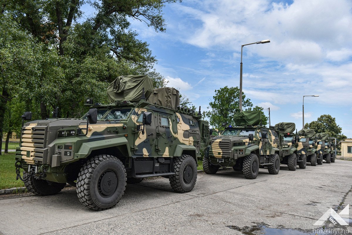 Hungarian military receives another 13 Gidran armoured vehicles