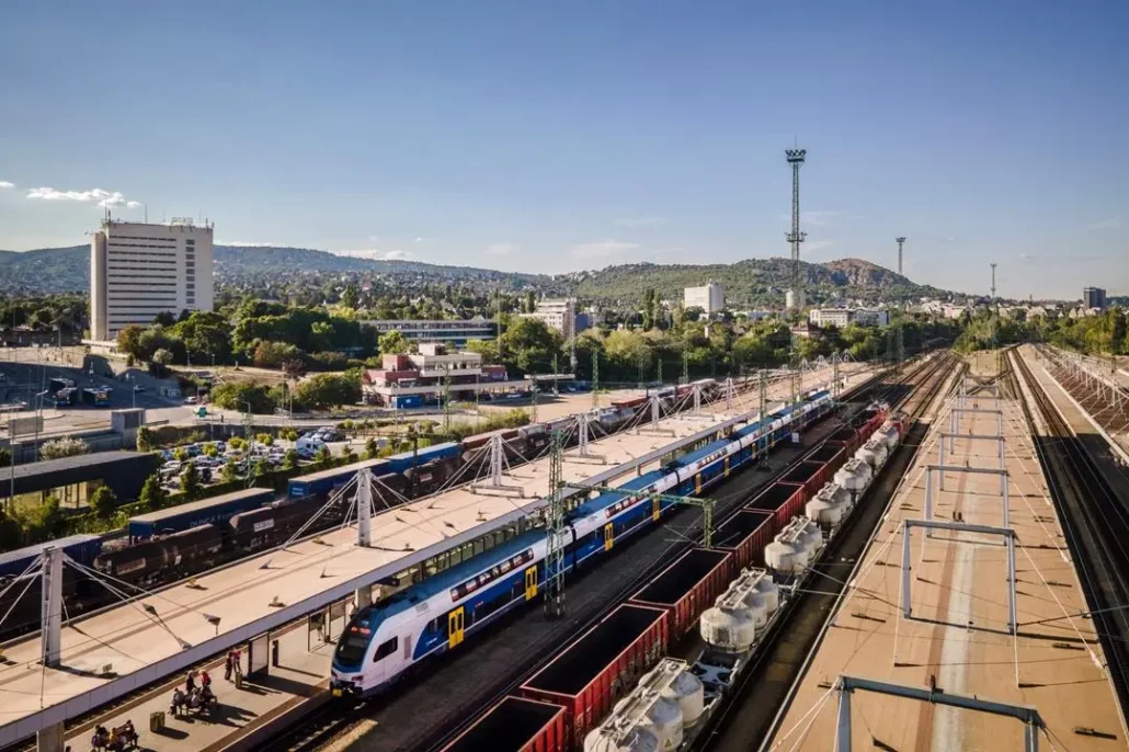 Important change at Hungarian train, bus stations due to the heatwave