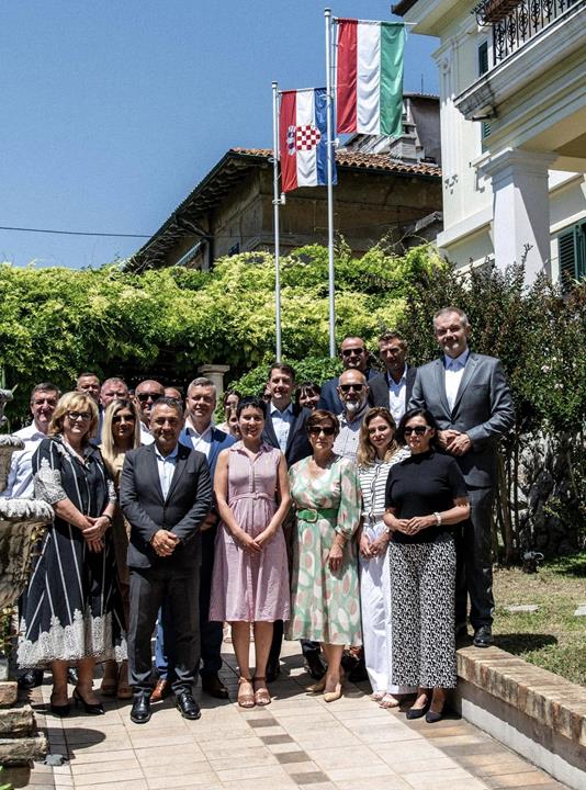 Meeting of the Hungarian political parties beyond the borders in ...