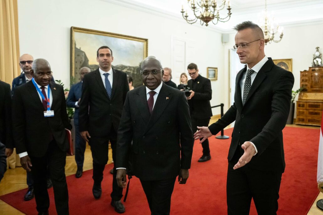 angola foreign minister