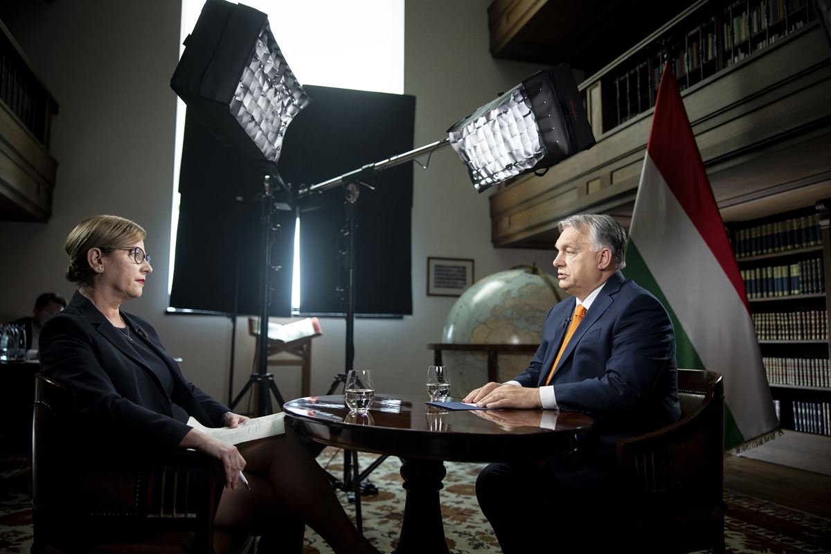 Orbán: „A magyar demokrácia él és virul”