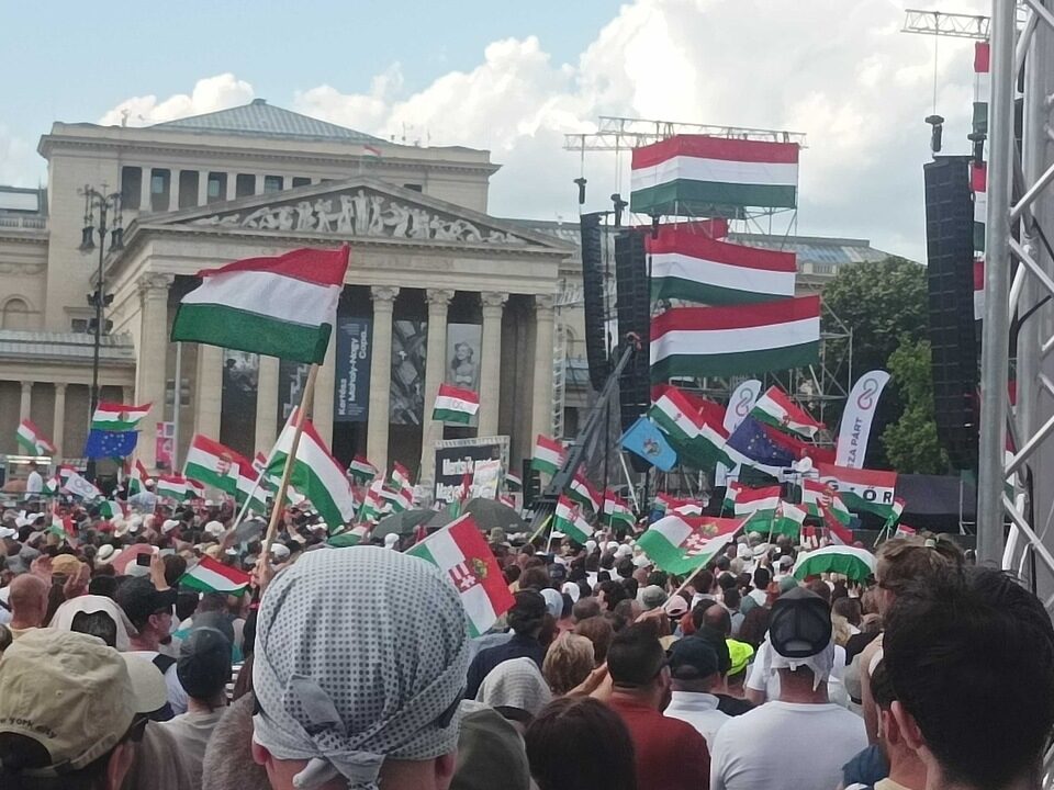 péter magyar demonstration budapest (2) (1)