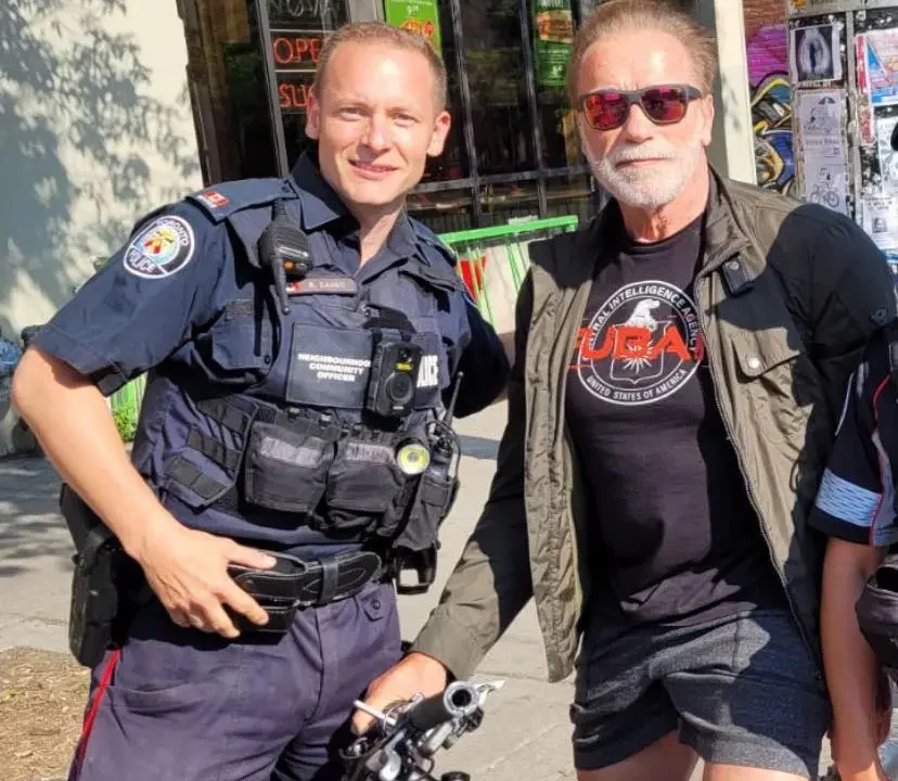 Hungarian cop protects 40-50k locals in Toronto