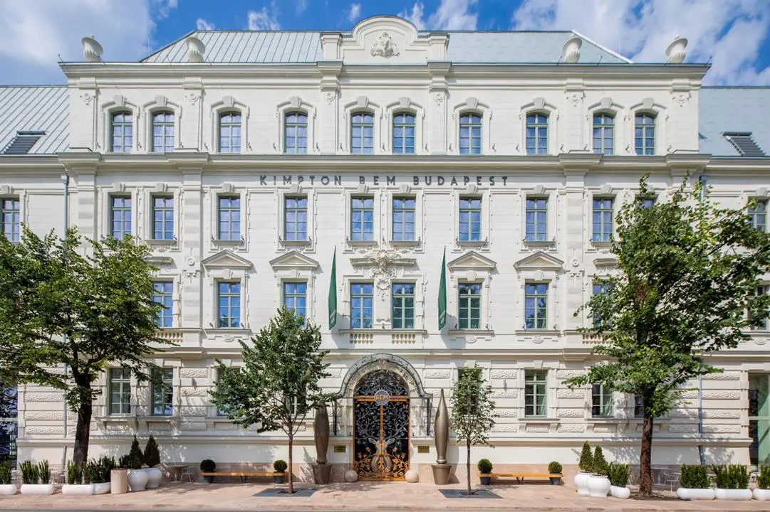 New luxury hotel opened in Budapest downtown