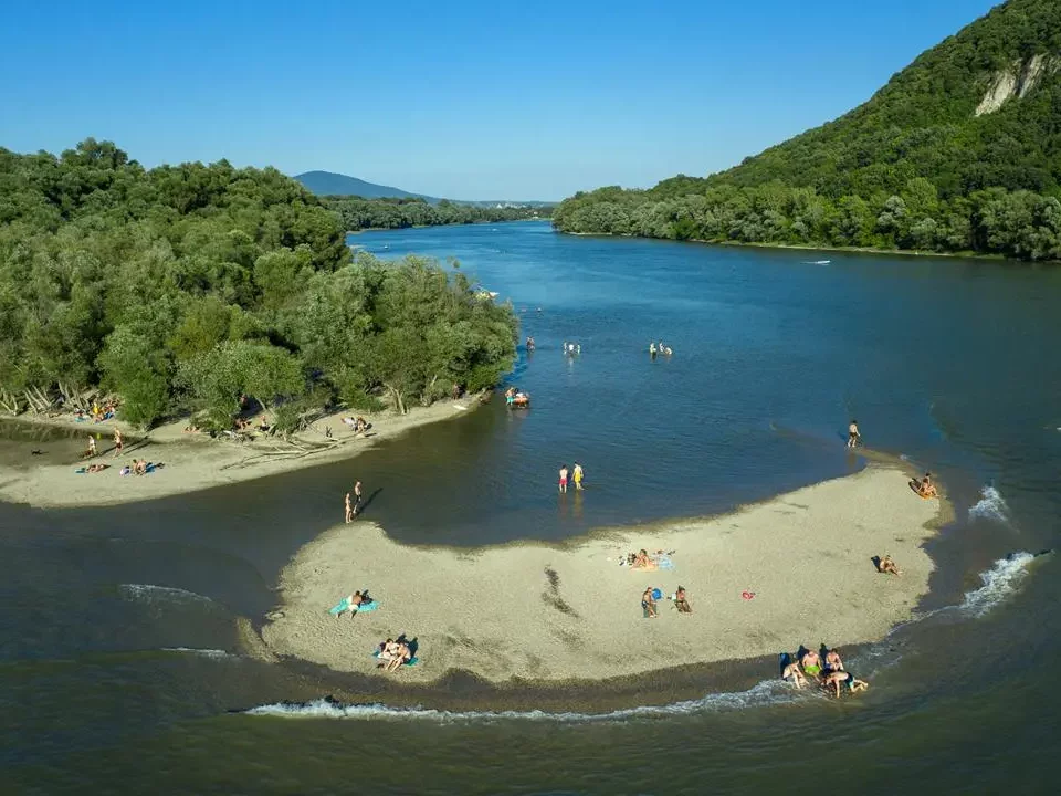 free Hungarian Danube Bend beaches Kisoroszi