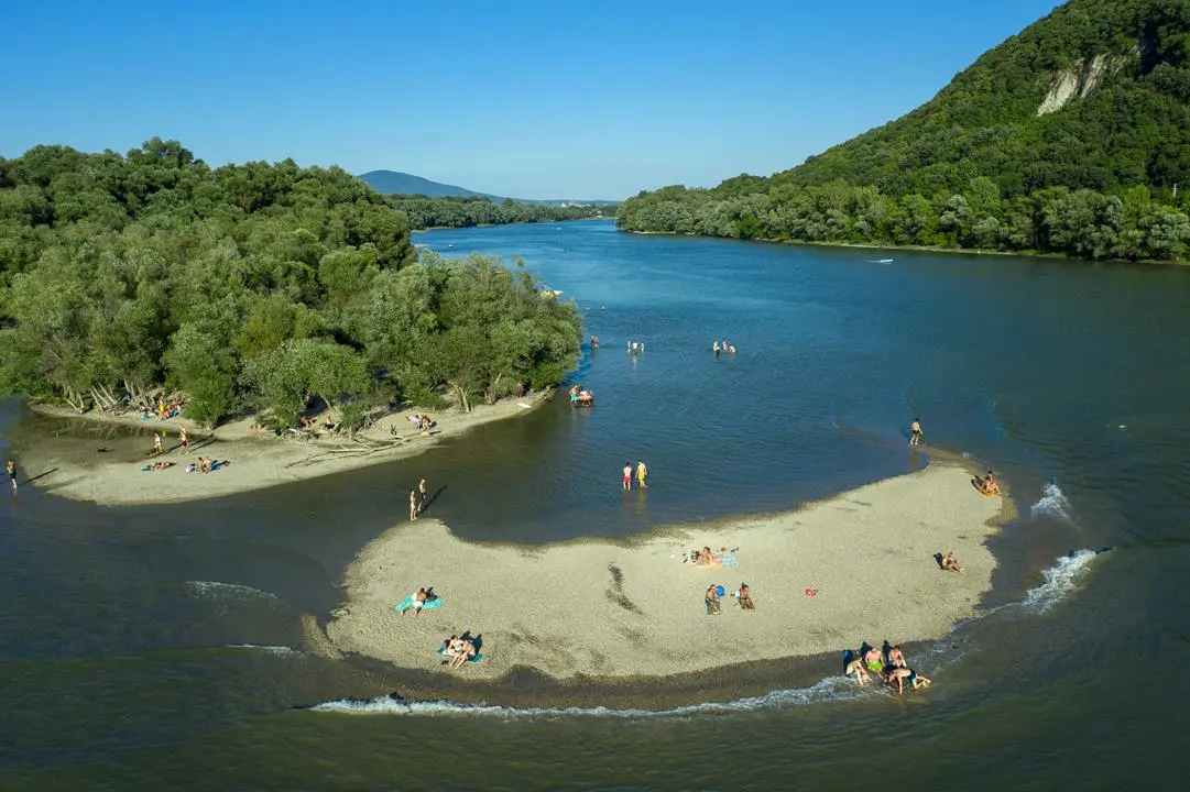 free Hungarian Danube Bend beaches Kisoroszi