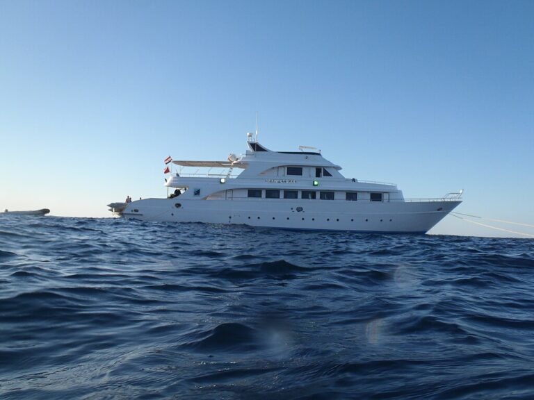 liveaboard boat accident red sea