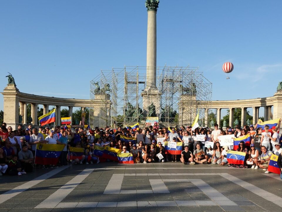 Venezuelans in Hungary Reject Electoral Fraud