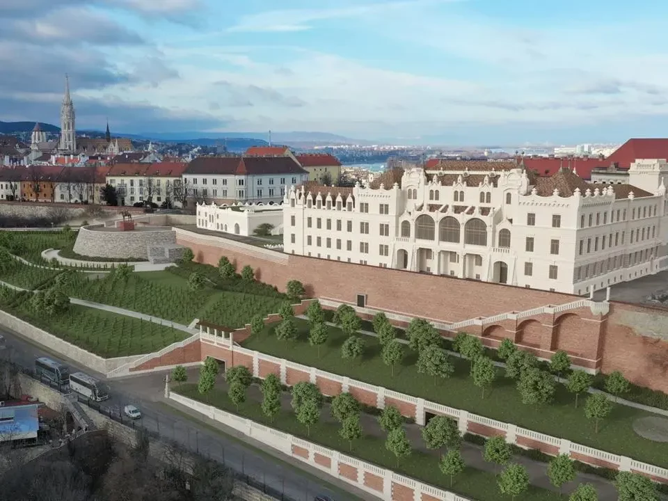 Astounding stairway leading to Buda Castle's Sándor Palace is being rebuilt