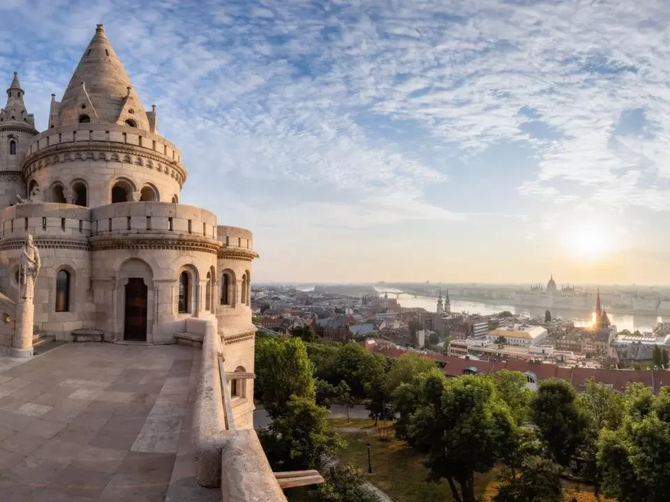 budapest travel airbnb tourism