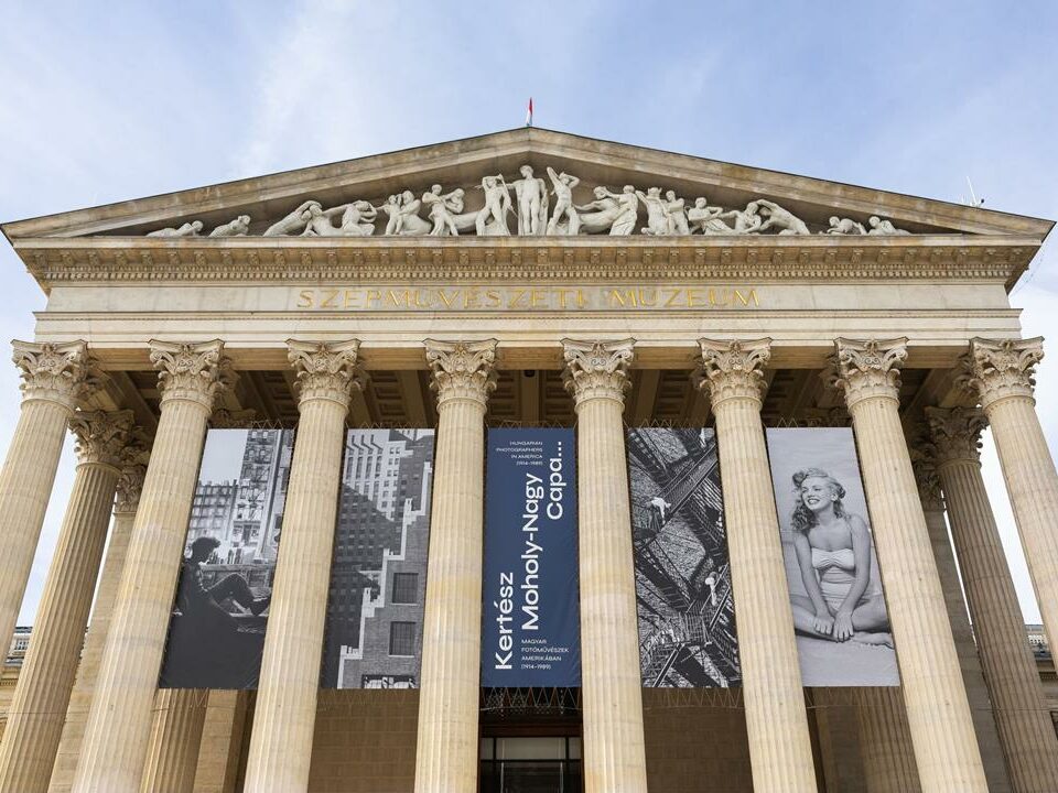 Exhibition of US-Hungarian photographers popular (Copy)