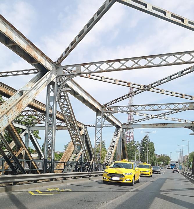 Gubacsi Danube Bridge