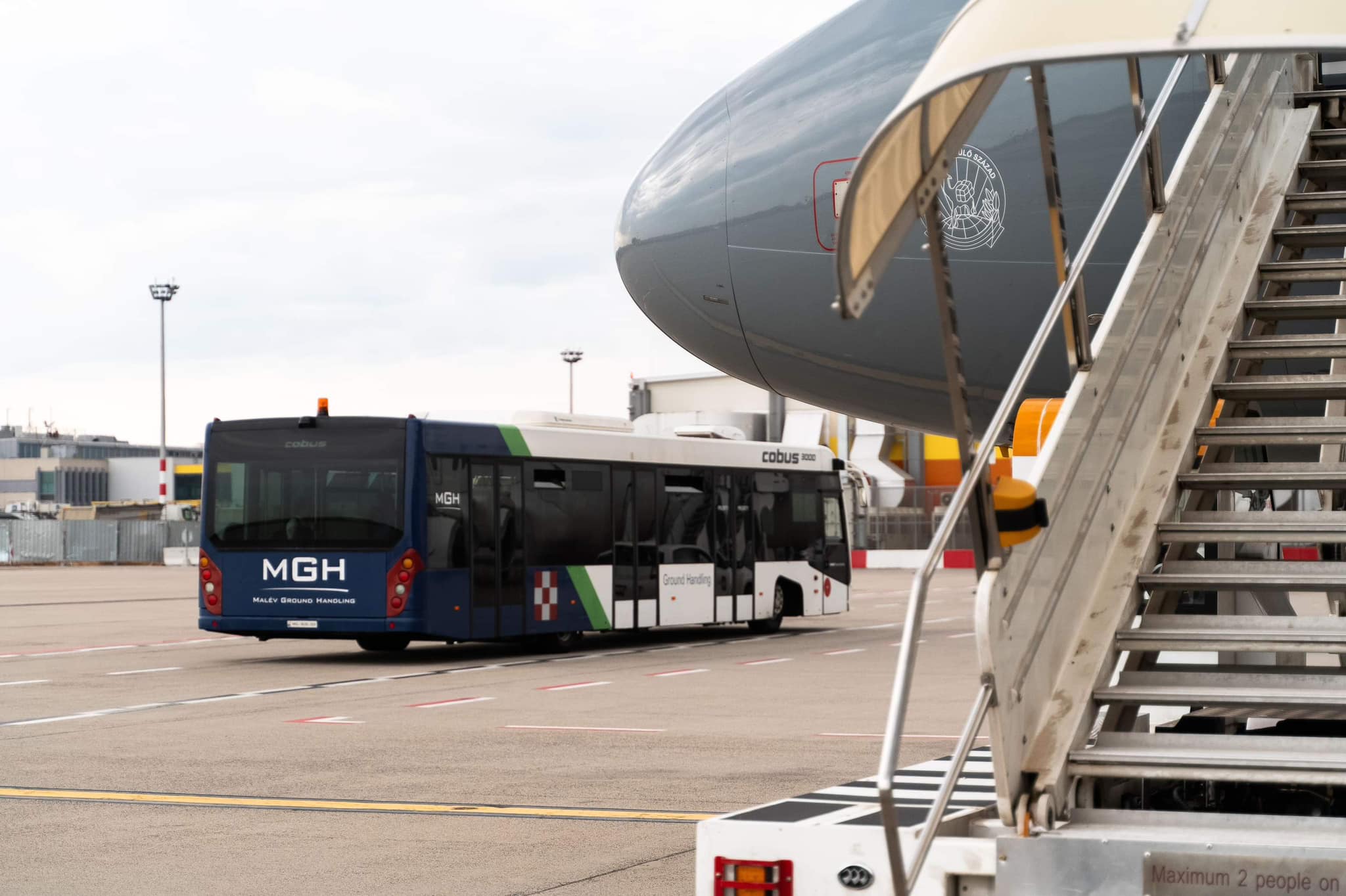 Hungarian, Czech, French, Slovak citizens leave Lebanon on Hungarian Army aircraft