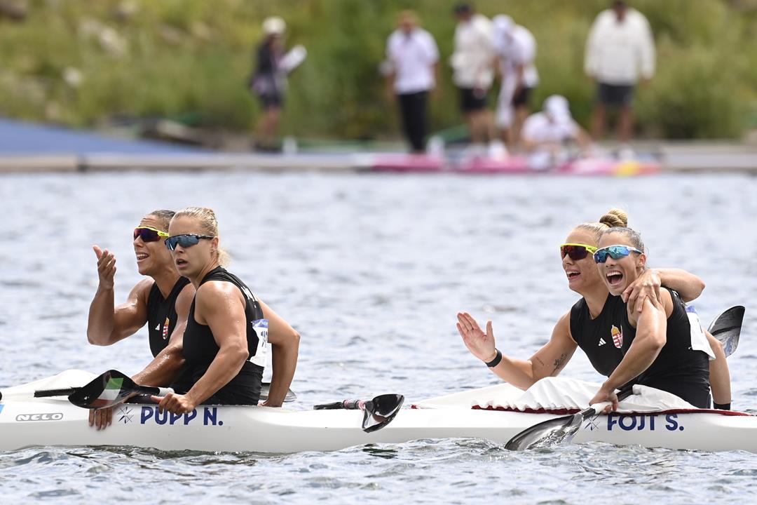 Hungarians won silver and bronze medals in kayak-canoe