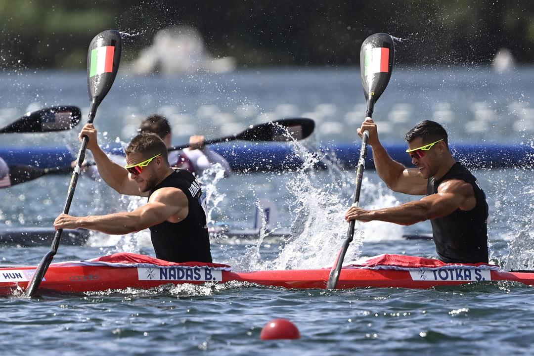 Hungarians won silver and bronze medals in kayak-canoe