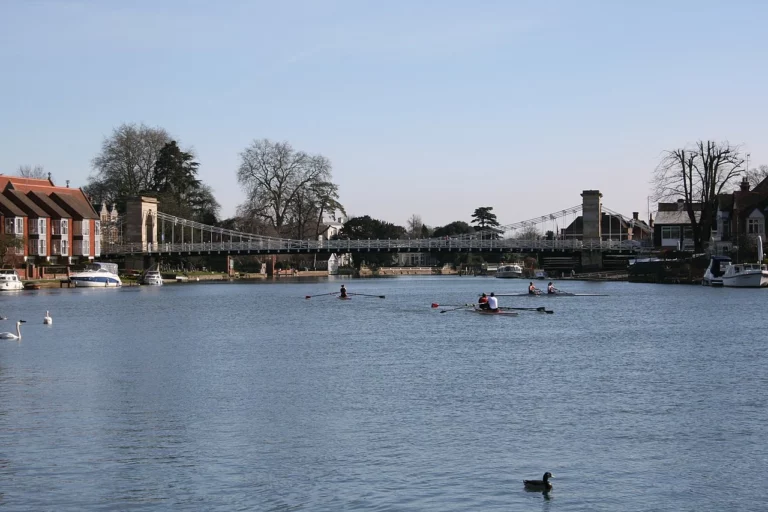 Marlow bridge Chain Bridge