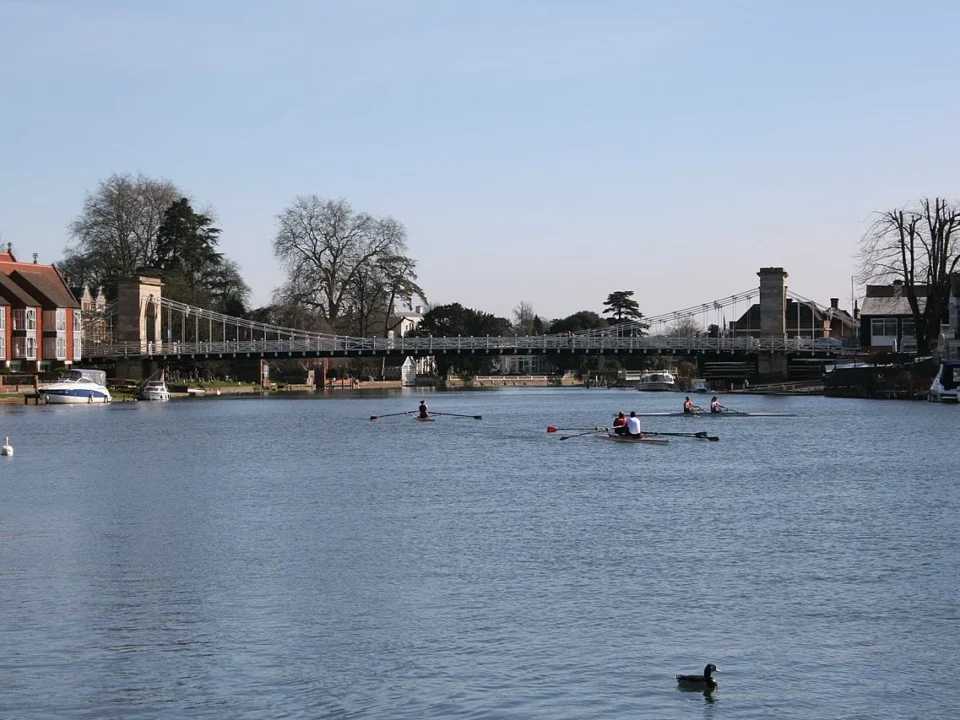 Marlow bridge Chain Bridge