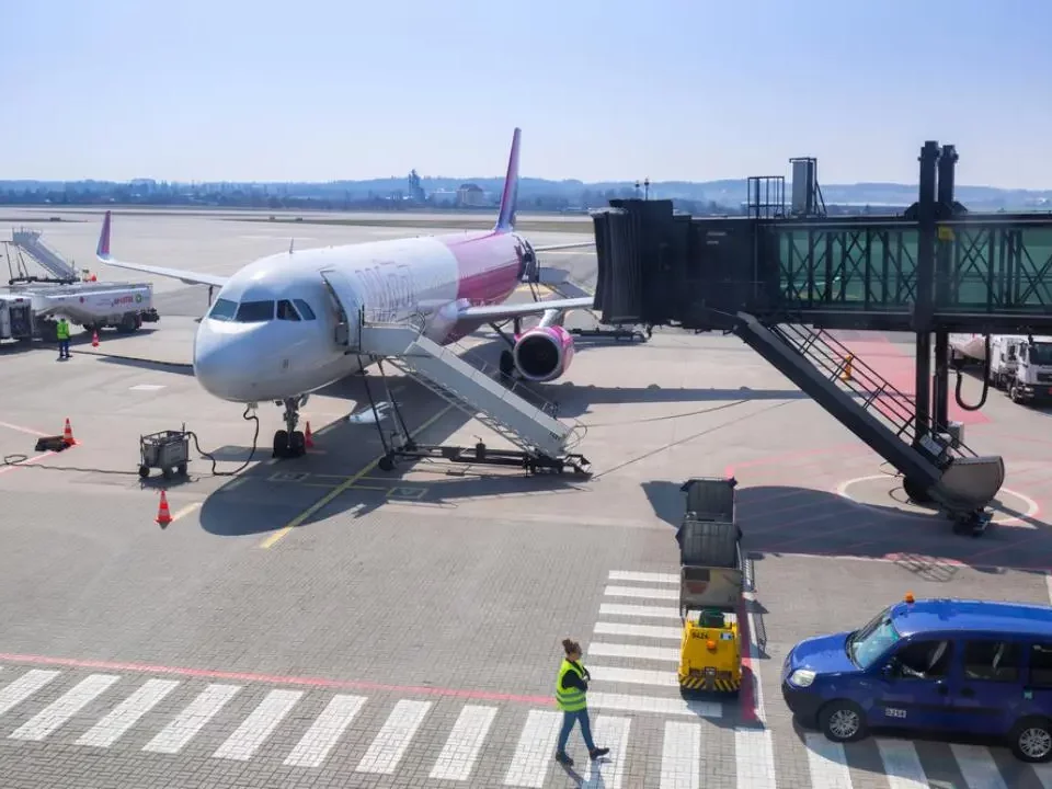 wizz air middle east debrecen tourism travel flight