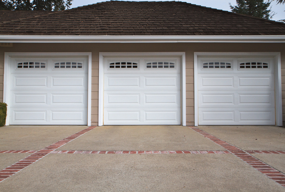 high-end luxury garage parking space2