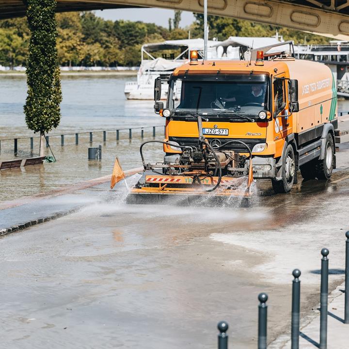 Budapest flood traffic (Copy)