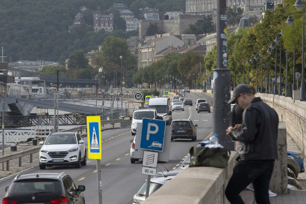 Danube embankments reopened in Budapest