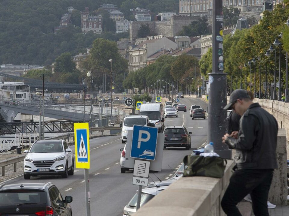 Danube embankments reopened in Budapest