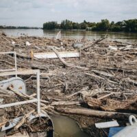 Danube recedes, cleaning started in Budapest