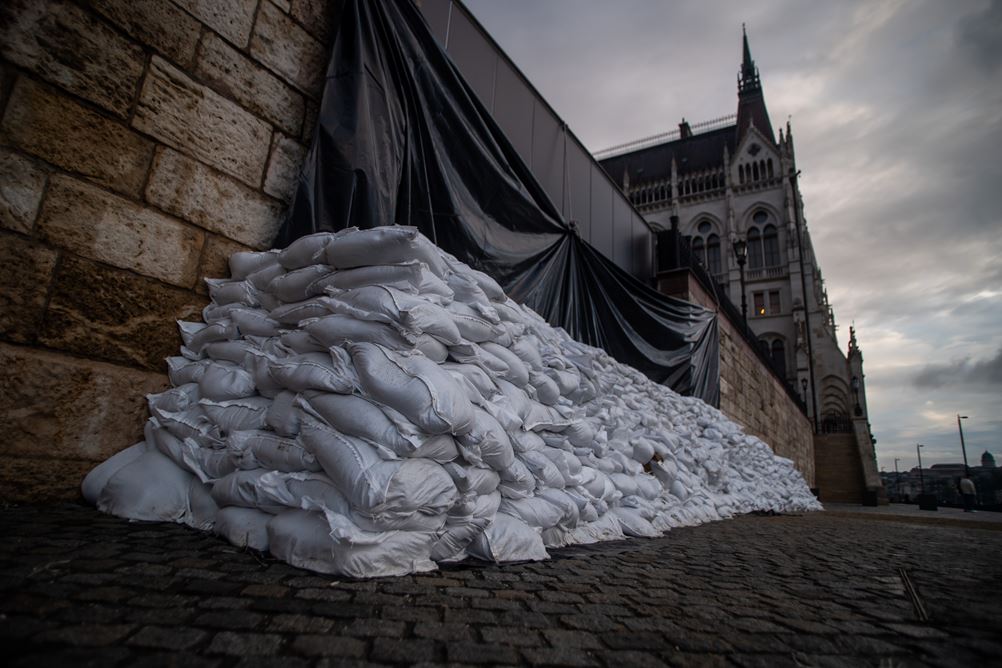 Extreme flood reached Hungary