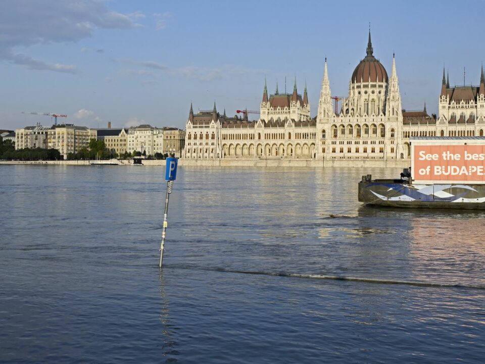 Flood in Hungary Budapest Hungarian Parliament