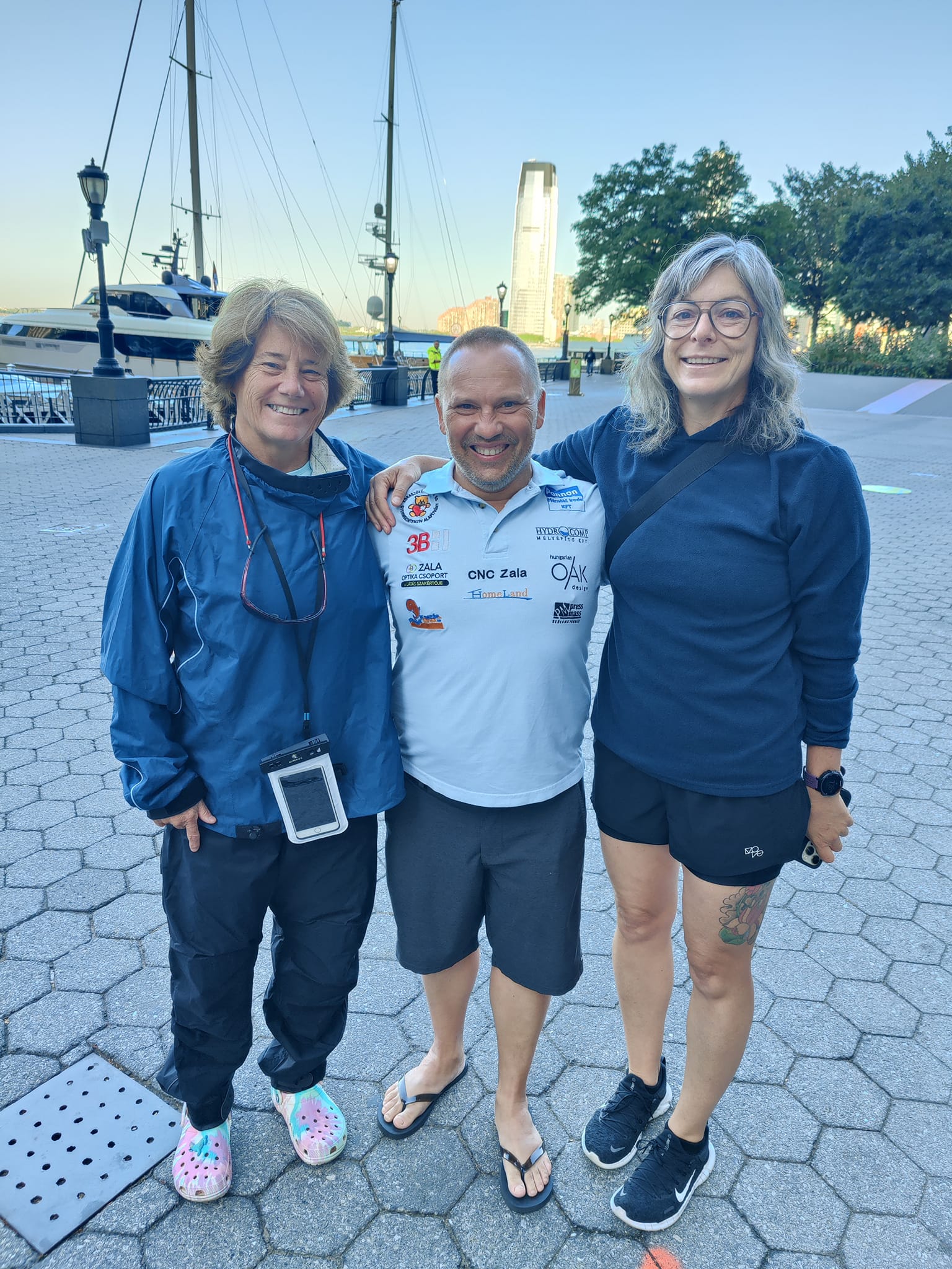 Hungarian Superman swam around Manhattan