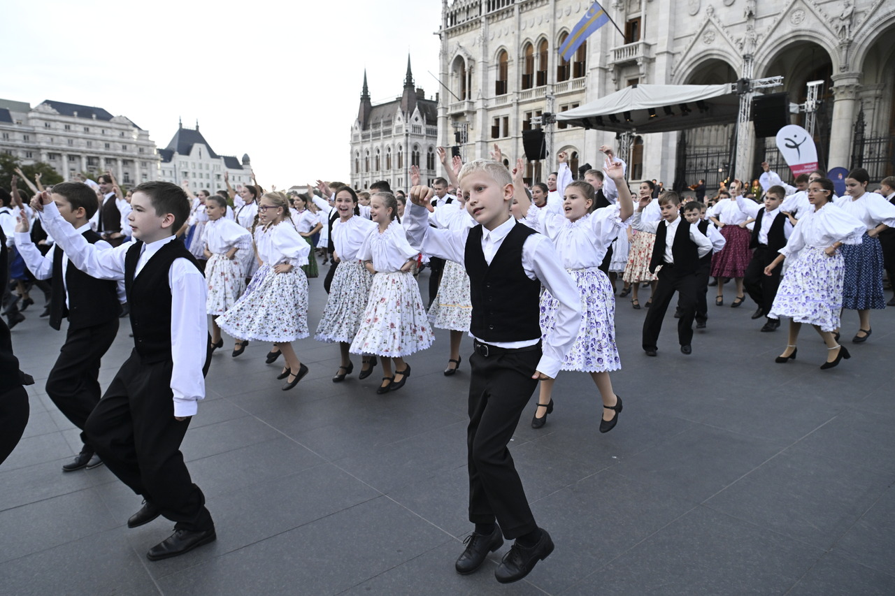 Hungarian folk dance record Budapest