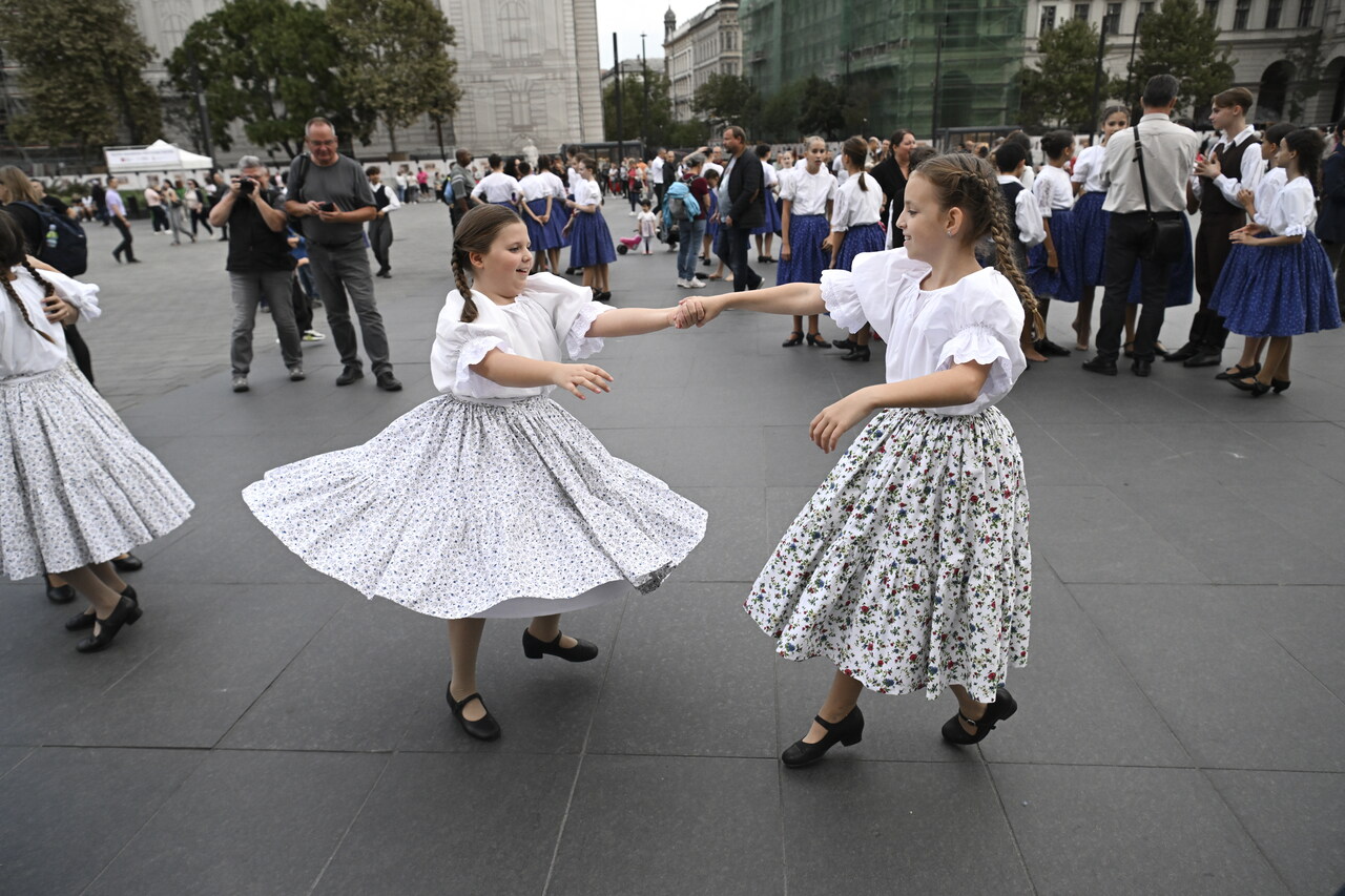 Hungarian folk dance record Budapest