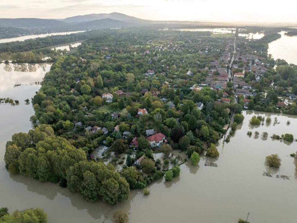 Hungary flood Kisoroszi