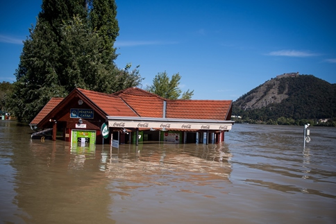 Hungary news flood