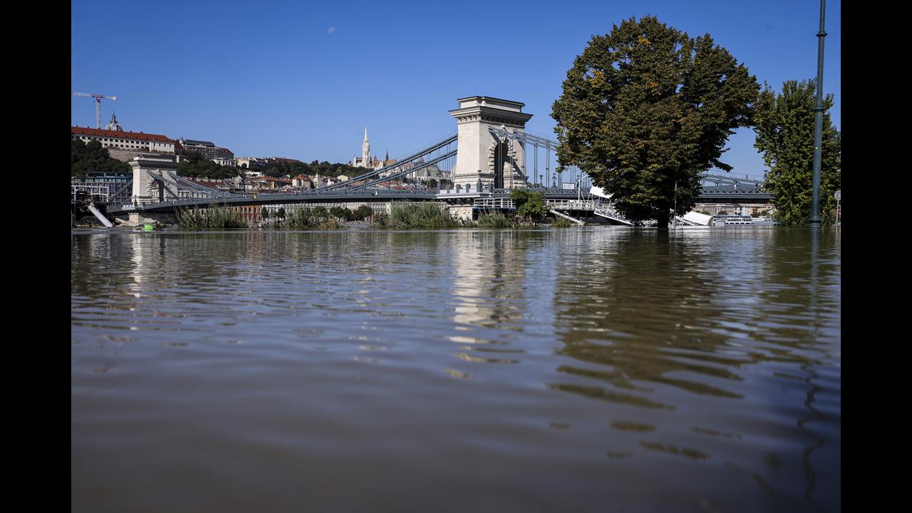 Hungary news flood in Budapest