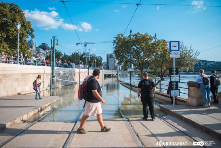 Restrictions de circulation suite aux crues du Danube à Budapest