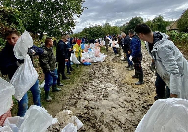 Why aren't Hungary's soldiers helping flood protection (Copy)