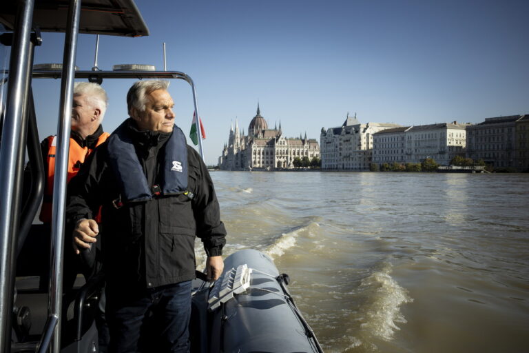 orbán inondations du danube en hongrie budapest