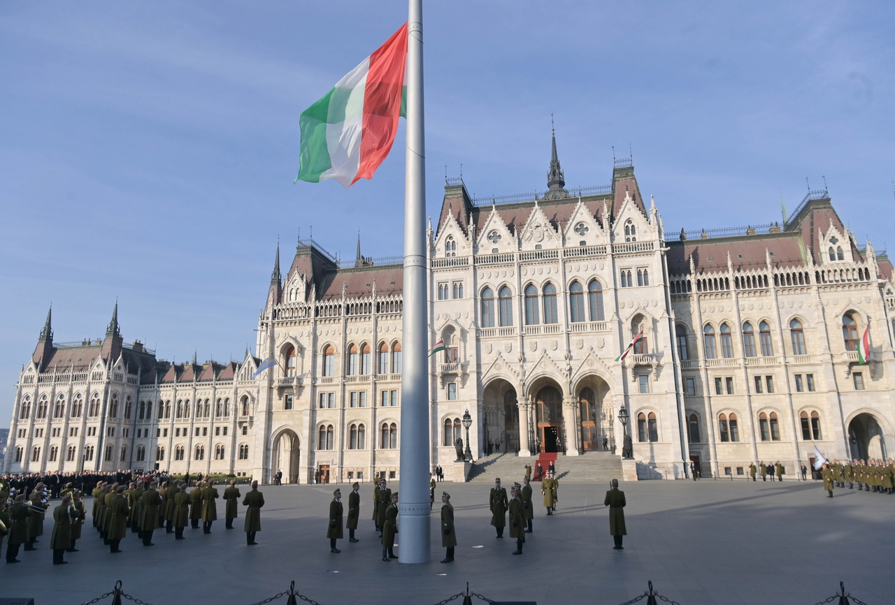 1956 23 october flag parliament2